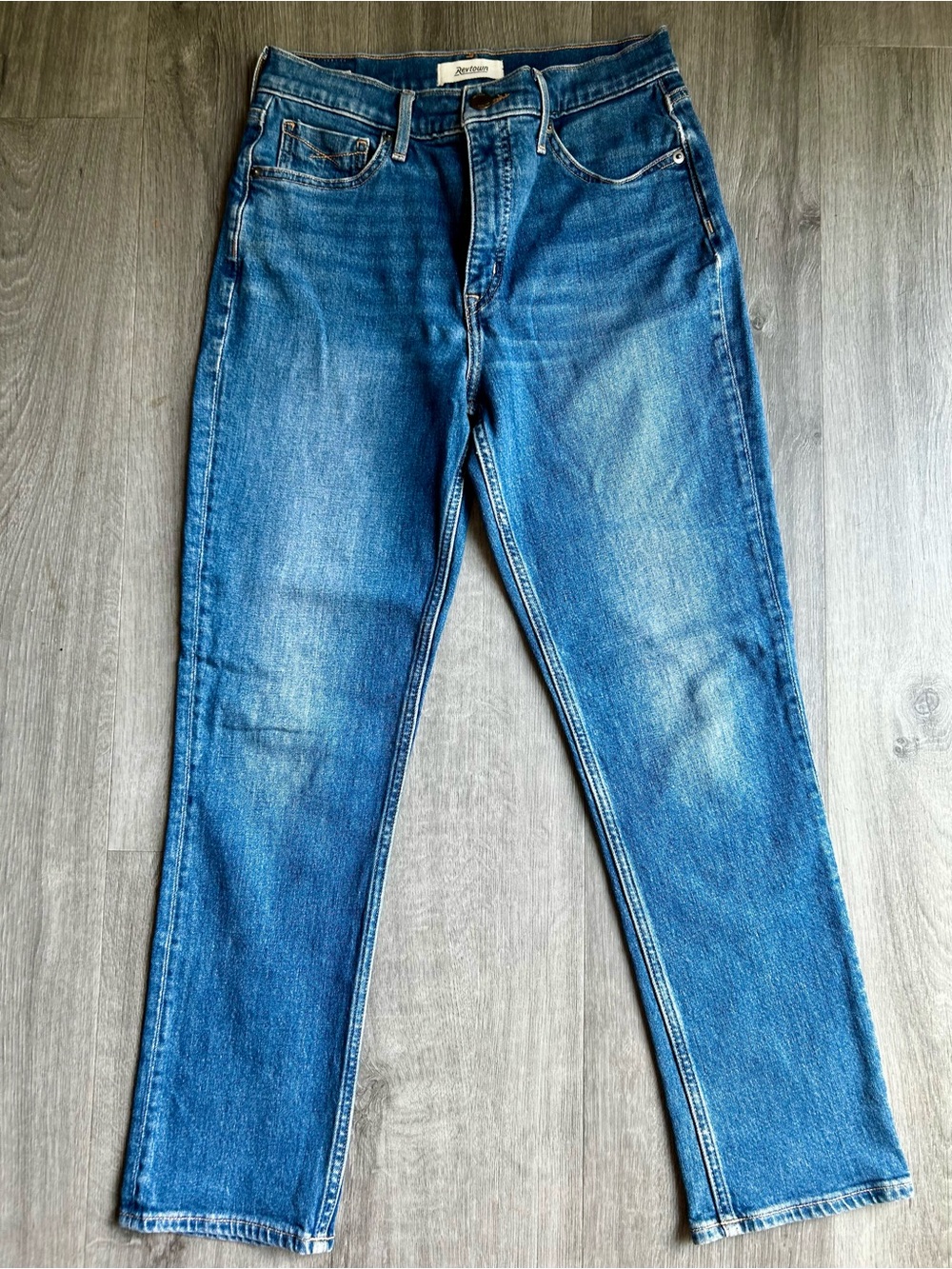 Revtown Classic Straight Leg in Decade Denim Size 28